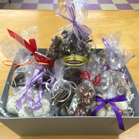 Mommy Loves Chocolate Gift Hamper - Gifts By Rashi